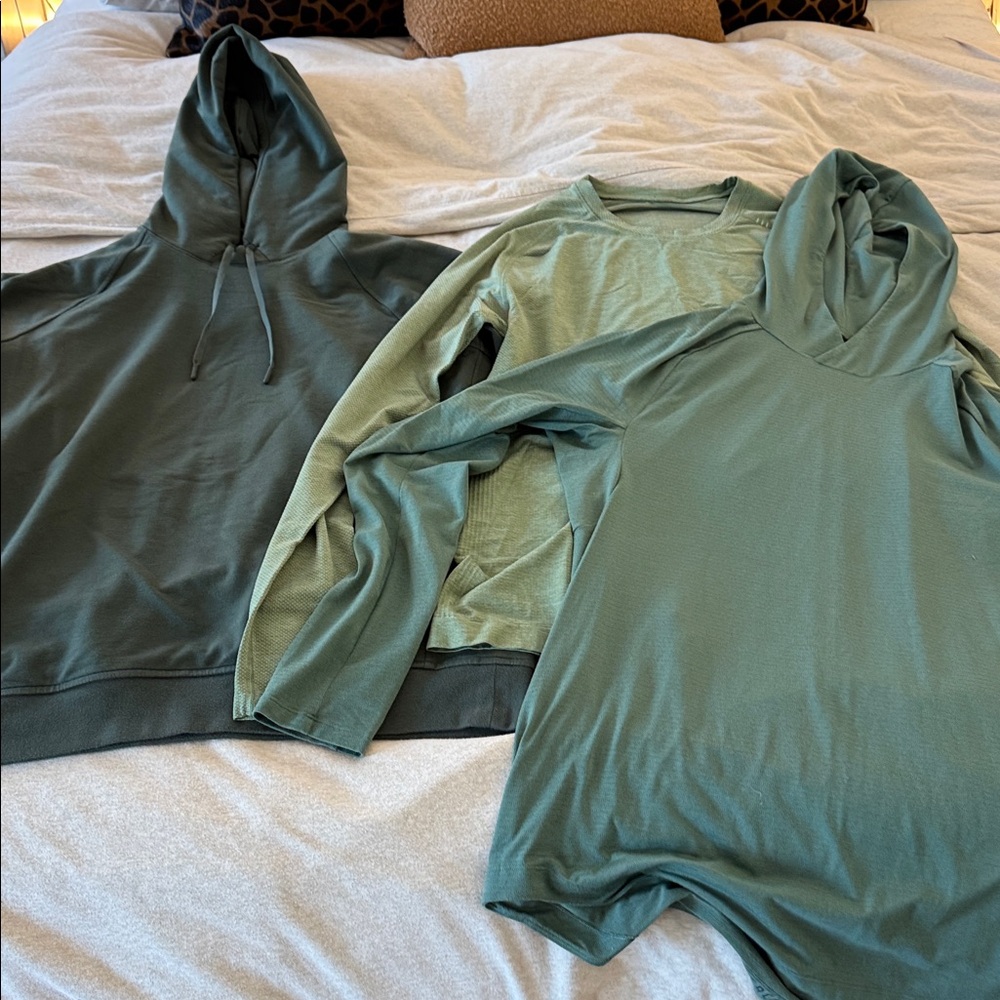 Lululemon Shirt Mens M set of 3 long sleeve. Good condition